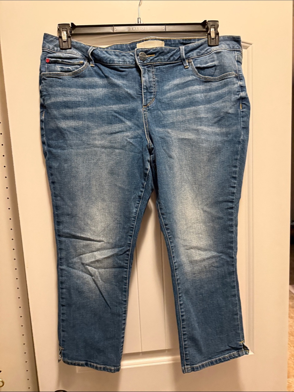 Classic Cropped Women's Jeans in Mid Blue